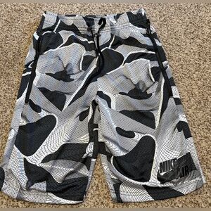 Nike Athletic Basketball Black White Shorts Men’s Size Small